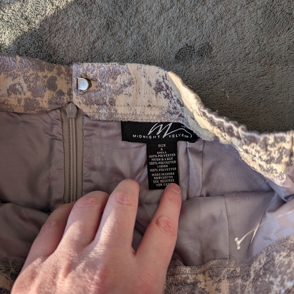 Midnight Velvet Grey Metallic Elegant Gray Lace Skirt Size 6 - Picture 3 of 8